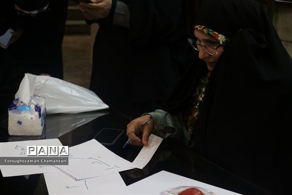آیین تجلیل از فرماندهان پیشگام مدارس در اختتامیه هفته‌ بسیج