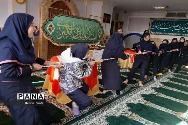 جشن میلاد حضرت زینب(س) و گرامیداشت روز پرستار در آموزشگاه شهید اورکی اسلامشهر