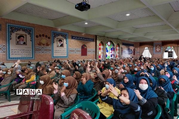 گرامیداشت سالروز ولادت حضرت زینب(س) و روز پرستار در دبیرستان شاهد حجاب منطقه ۱۳