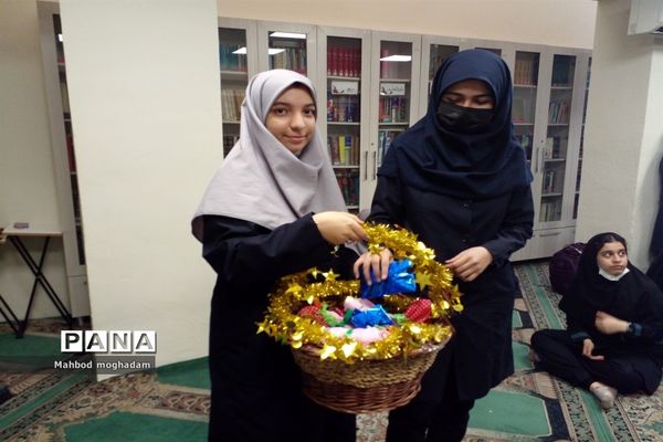 برگزاری جشن میلاد با سعادت حضرت زینب(س) در دبیرستان شهیده قزوینی منطقه ۱۳