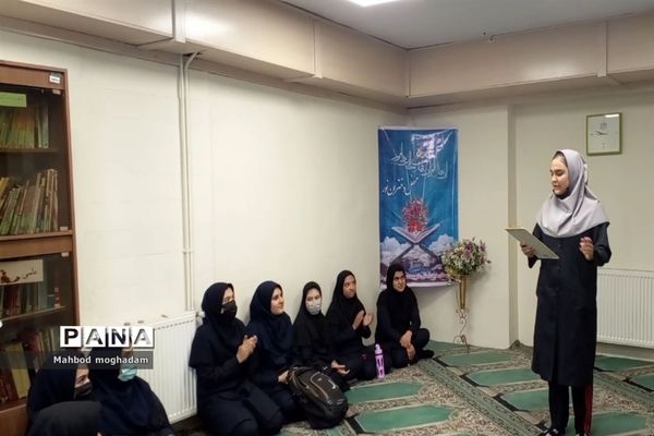 برگزاری جشن میلاد با سعادت حضرت زینب(س) در دبیرستان شهیده قزوینی منطقه ۱۳