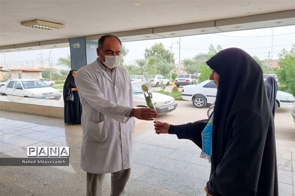 گرامیداشت روز پرستار توسط دانش‌آموزان شادگانی