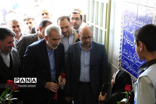 دیدار صمیمانه وزیر آموزش و پرورش با نمایندگان تشکلهای دانشآموزی