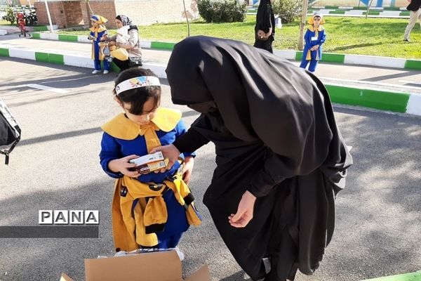 حضور نوآموزان پیش‌دبستانی باغ درنا در پارک آموزش ترافیک شهرداری شهرستان قرچک