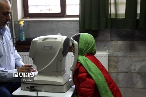 ارائه خدمات درمانی گروه جهادی سردار حاج حسین همدانی در بخش جوادآباد