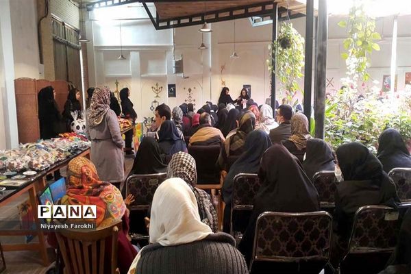 افتتاح نمایشگاه هنری معلولان در آباده