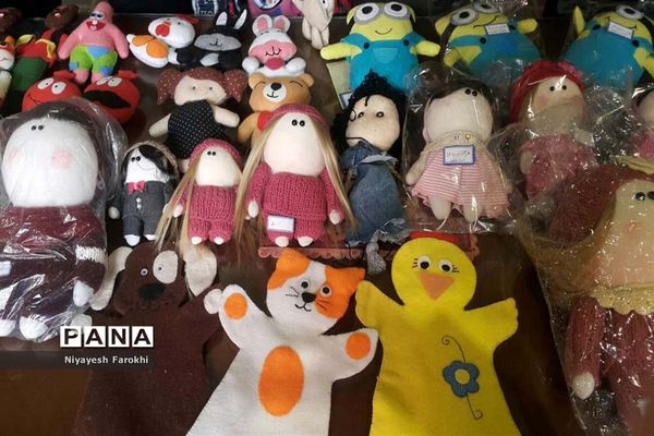 افتتاح نمایشگاه هنری معلولان در آباده
