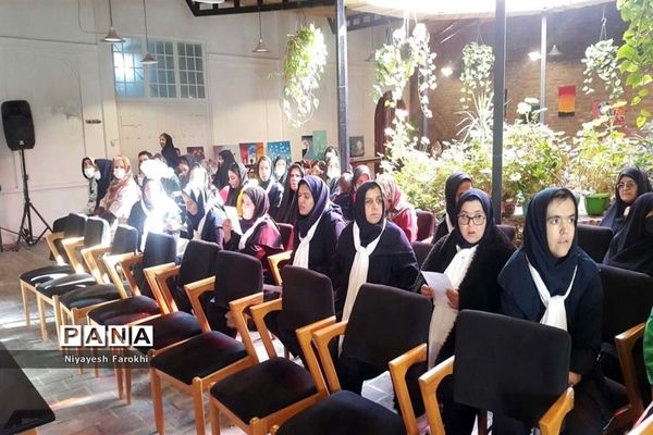 افتتاح نمایشگاه هنری معلولان در آباده