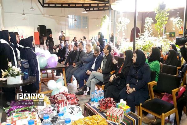 افتتاح نمایشگاه هنری معلولان در آباده
