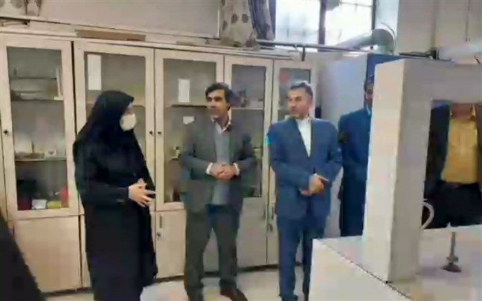 افتتاح آزمایشگاه شهید «فخری‌زاده» در دبیرستان حضرت معصومه(س) قم/ فیلم