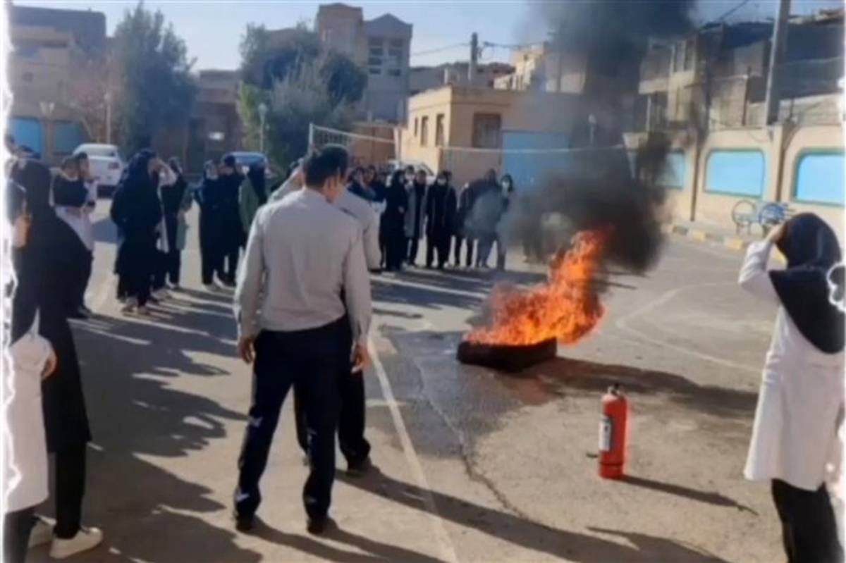 مانور زلزله در دبیرستان نرجس جمکران قم