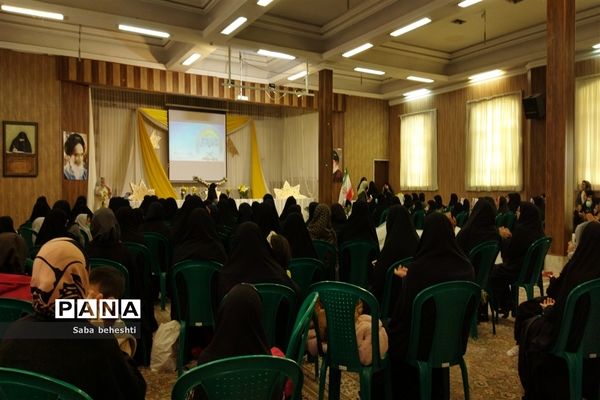 مراسم تجلیل از برگزیدگان قرآنی(دختران) ناحیه 7 مشهد مقدس در دبستان مشکات