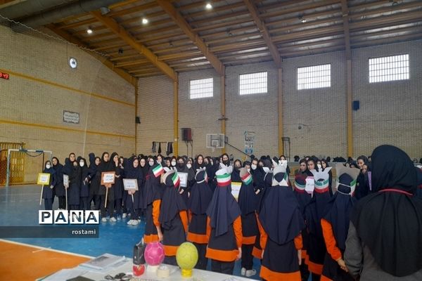 افتتاحیه مسابقات هندبال مدارس  دخترانه شهرستان برخوار