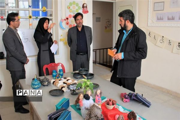 افتتاح نمایشگاه صنایع‌دستی و فعالیت‌های هنری مراکز توانبخشی معلولان ابرکوه