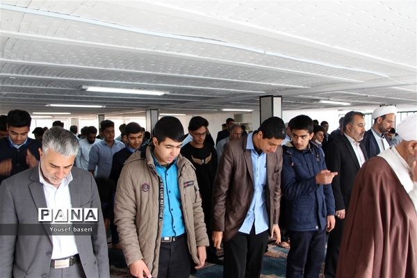 برگزاری طرح «دوشنبه‌های نماز» در هنرستان شهید رجایی ناحیه یک یزد
