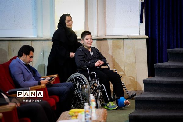 بیست و پنجمین دوره معلم پژوهنده، پژوهشگران برتر و دانش‌آموزان برگزیده