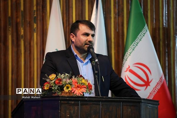 بیست و پنجمین دوره معلم پژوهنده، پژوهشگران برتر و دانش‌آموزان برگزیده
