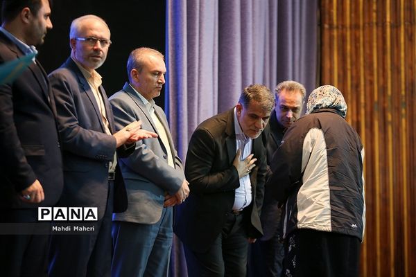 بیست و پنجمین دوره معلم پژوهنده، پژوهشگران برتر و دانش‌آموزان برگزیده