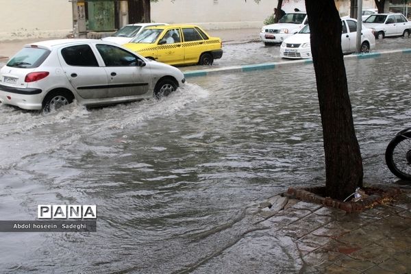 بارش باران و آبگرفتگی معابر در بوشهر