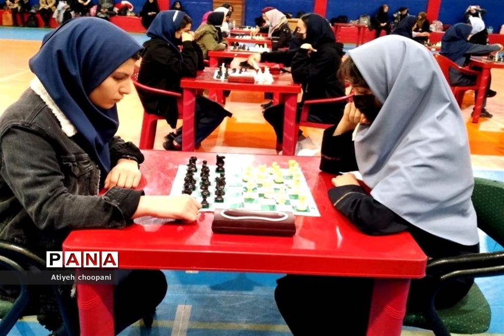 مسابقات  شطرنج در ورزشگاه شهید میر امین محمدی