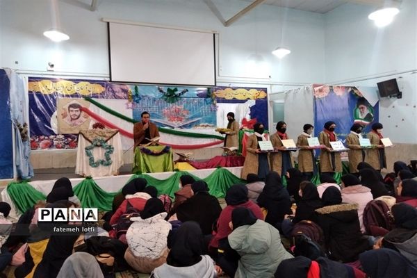 برگزاری جشن هفته قرآن و عترت در دبیرستان شاهد فیض ناحیه 3 شیراز