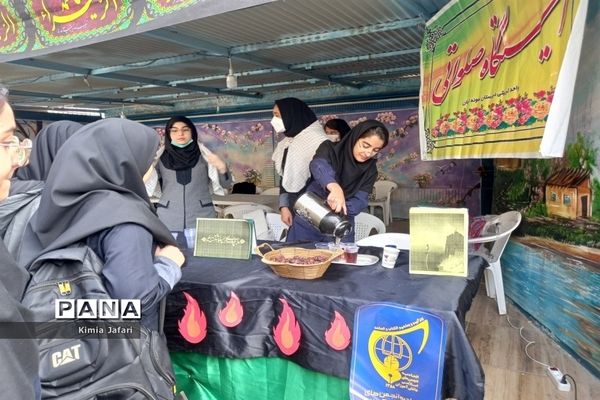 برپایی ایستگاه صلواتی در مدارس دخترانه کاشمر