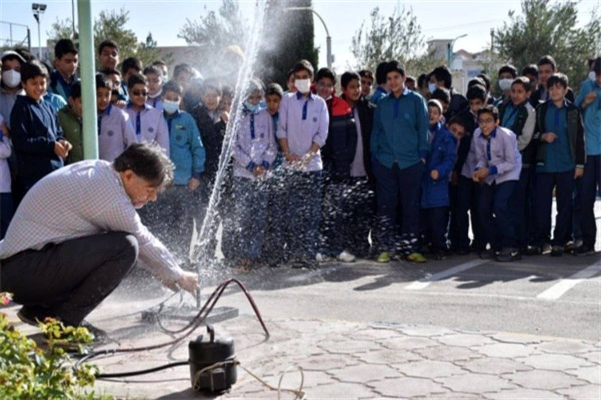 برگزاری رویداد آزمایش‌های حیاطی در مدارس استان یزد