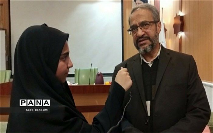 در جهاد تبیین لازم است که دستاوردهای چهل ساله انقلاب اسلامی و اقتدار پایدار جمهوری اسلامی را مطرح کنیم