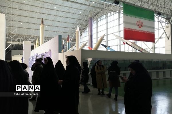 اردوی راهیان پیشرفت و بازدید از پارک ملی هوا فضا با حضور معاونان پرورشی شهرستان قدس