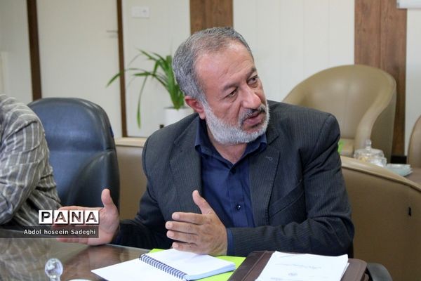 جلسه مدیران مدارس رویش انقلاب بوشهر