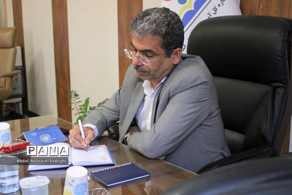 جلسه مدیران مدارس رویش انقلاب بوشهر