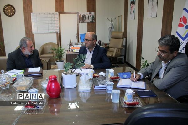 جلسه مدیران مدارس رویش انقلاب بوشهر