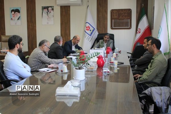 جلسه مدیران مدارس رویش انقلاب بوشهر