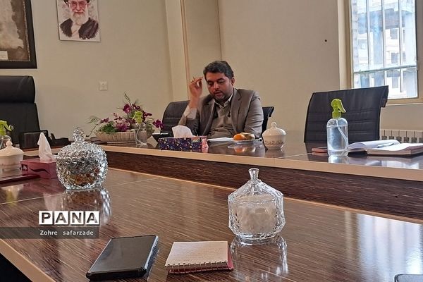 گفتگوی تخصصی معاون پرورشی اداره‌کل آموزش و پرورش شهرستان‌های استان تهران با کارکنان تربیتی رودهن