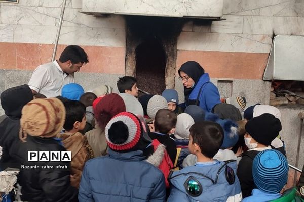 اردوی نانوایی توسط دانش‌آموزان دبستان هموطن ۲ رودهن