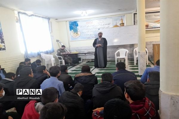 برگزاری اردوی مرحله اول درس آمادگی دفاعی در دبیرستان آیت الله خامنه‌ای کاشمر