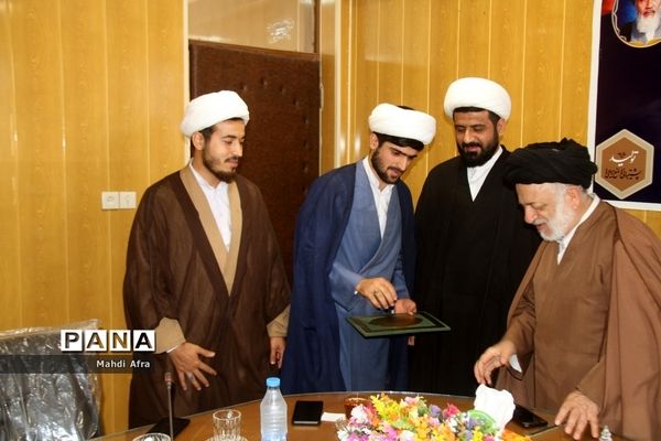 مراسم تکریم و معارفه مسئول اتحادیه انجمن های اسلامی دانش‌آموزان شهرستان بهبهان