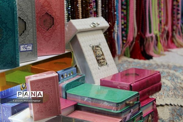 بازارگردی با نخبگان قرآنی و فرهنگی بهارستان‌2 در مشهد