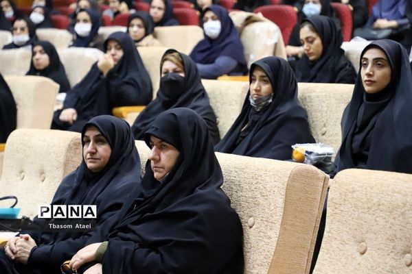 برگزاری همایش موسسان، مدیران و مربیان کودکستان‌های نواحی سه گانه کرمانشاه