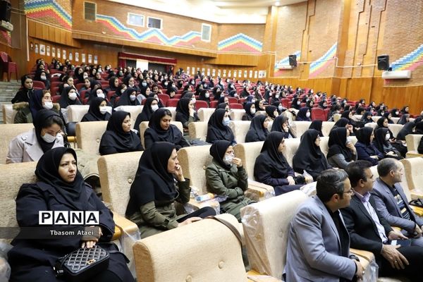 برگزاری همایش موسسان، مدیران و مربیان کودکستان‌های نواحی سه گانه کرمانشاه