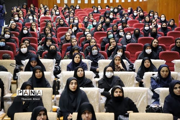 برگزاری همایش موسسان، مدیران و مربیان کودکستان‌های نواحی سه گانه کرمانشاه