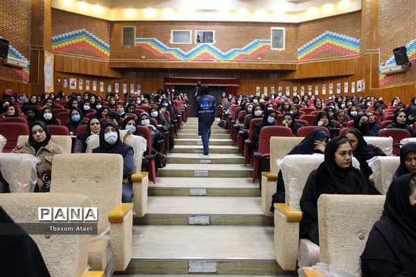 برگزاری همایش موسسان، مدیران و مربیان کودکستان‌های نواحی سه گانه کرمانشاه