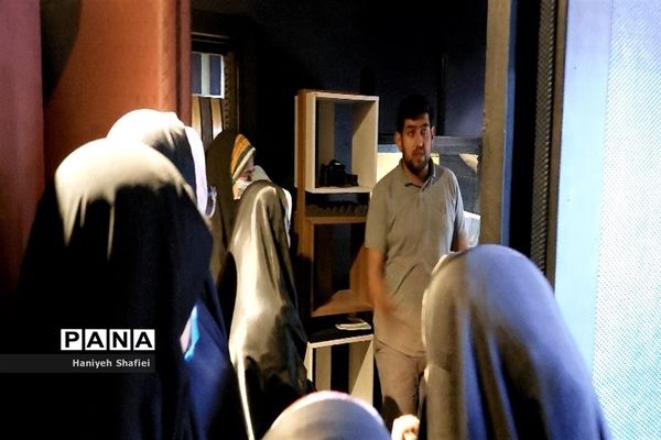 اردوی راهیان پیشرفت و بازدید دانش‌آموزان بسیجی از کارخانه نوآوری شیراز