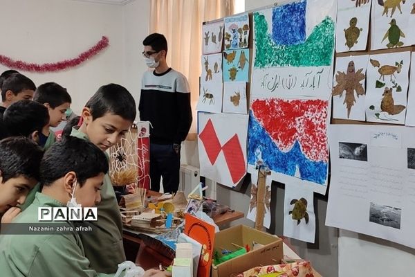 برگزاری نمایشگاه دست سازه‌های دانش‌آموزی در مدارس رودهن