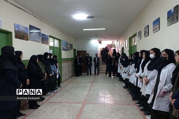 برگزاری نمایشگاه شمیم یاس در هنرستان مبتکران رودهن