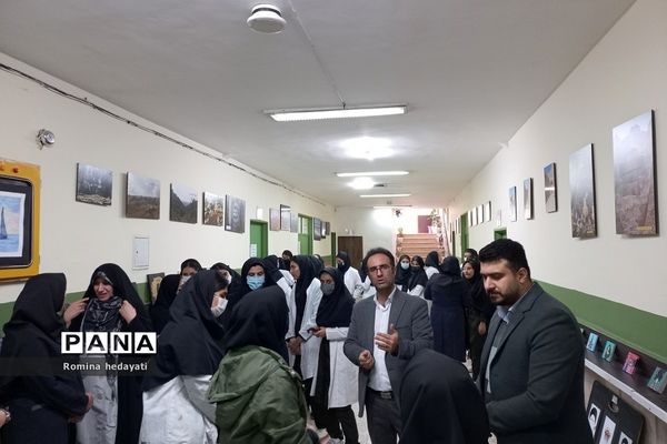 برگزاری نمایشگاه شمیم یاس در هنرستان مبتکران رودهن