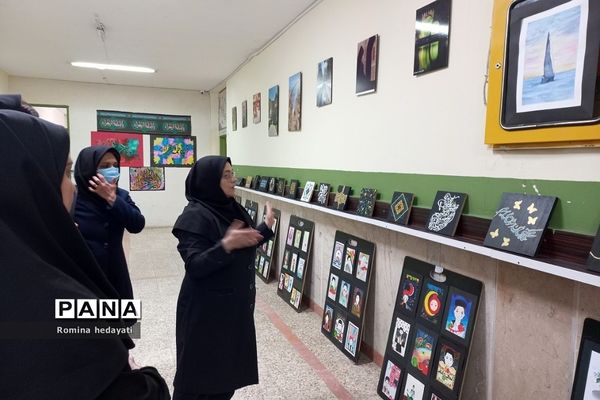 برگزاری نمایشگاه شمیم یاس در هنرستان مبتکران رودهن