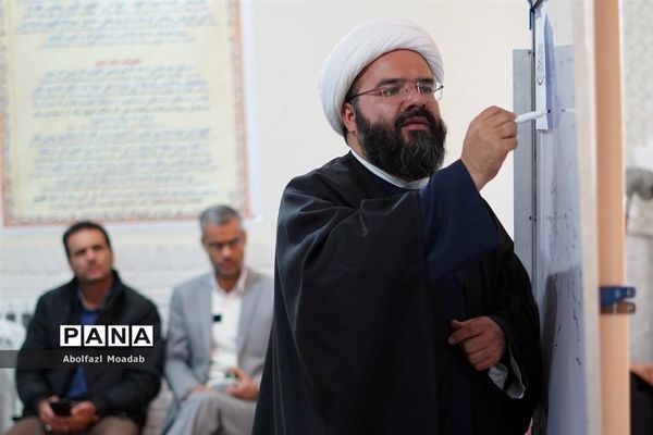 دیدار نماینده ترشیز با دانش‌آموزان مدارس کاشمر