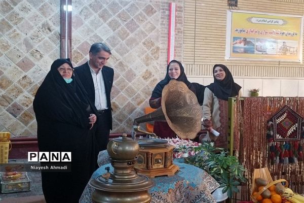 جشن یلدا در دبستان پژوهش