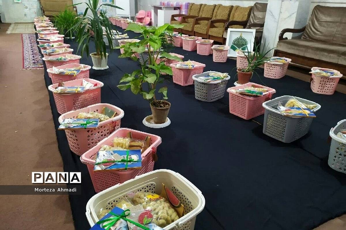 توزیع بیش از ۴۰ بسته یلدایی در مسجد ولیعصر (عج) دیلمان